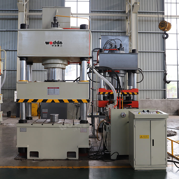 400噸三梁四柱油壓機(jī).jpg